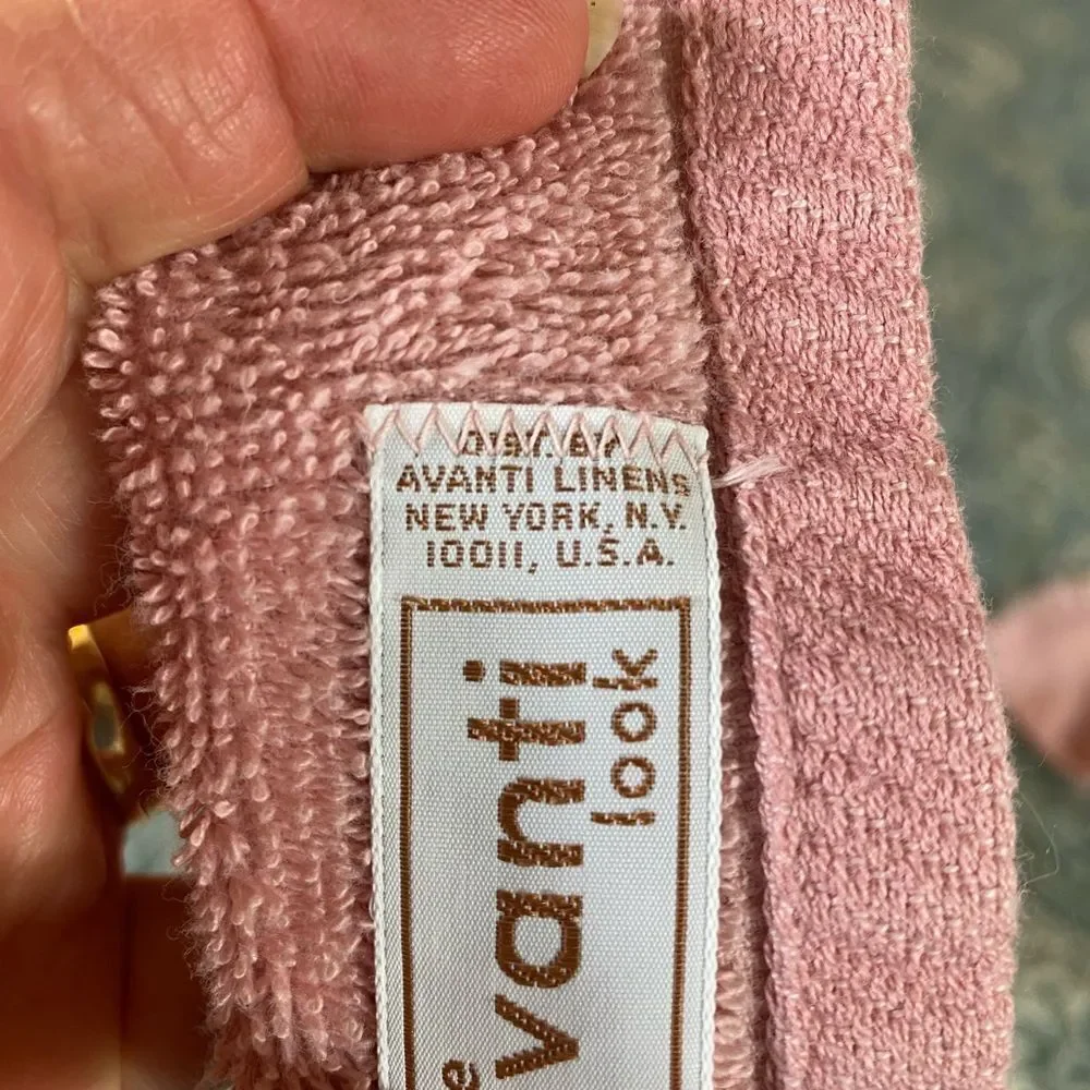 Avanti Pink Bath Towels with Cream Trim